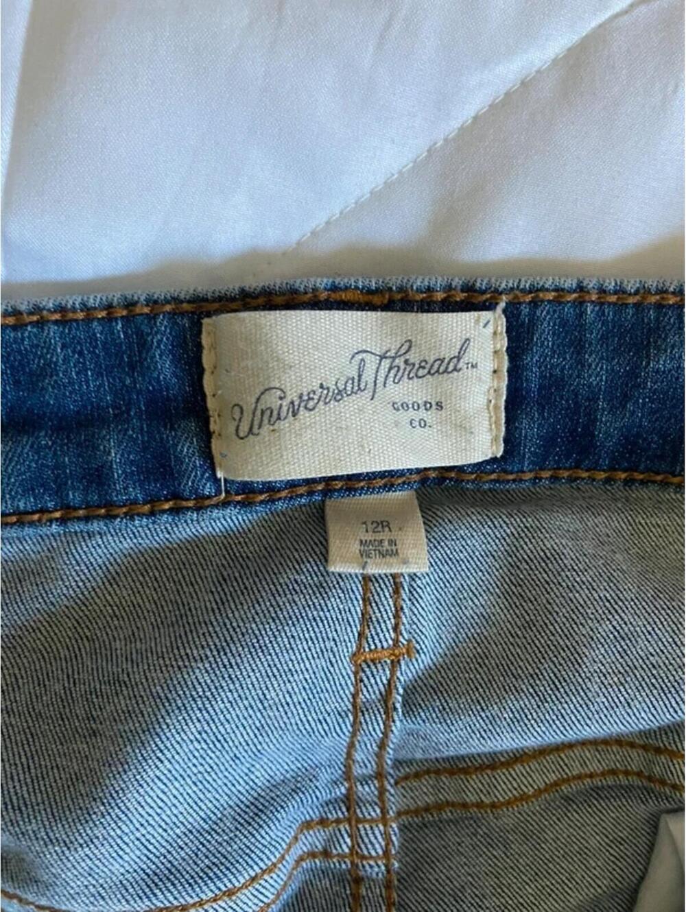 Universal Thread Ripped High Rise Skinny Jeans - Picture 4 of 7